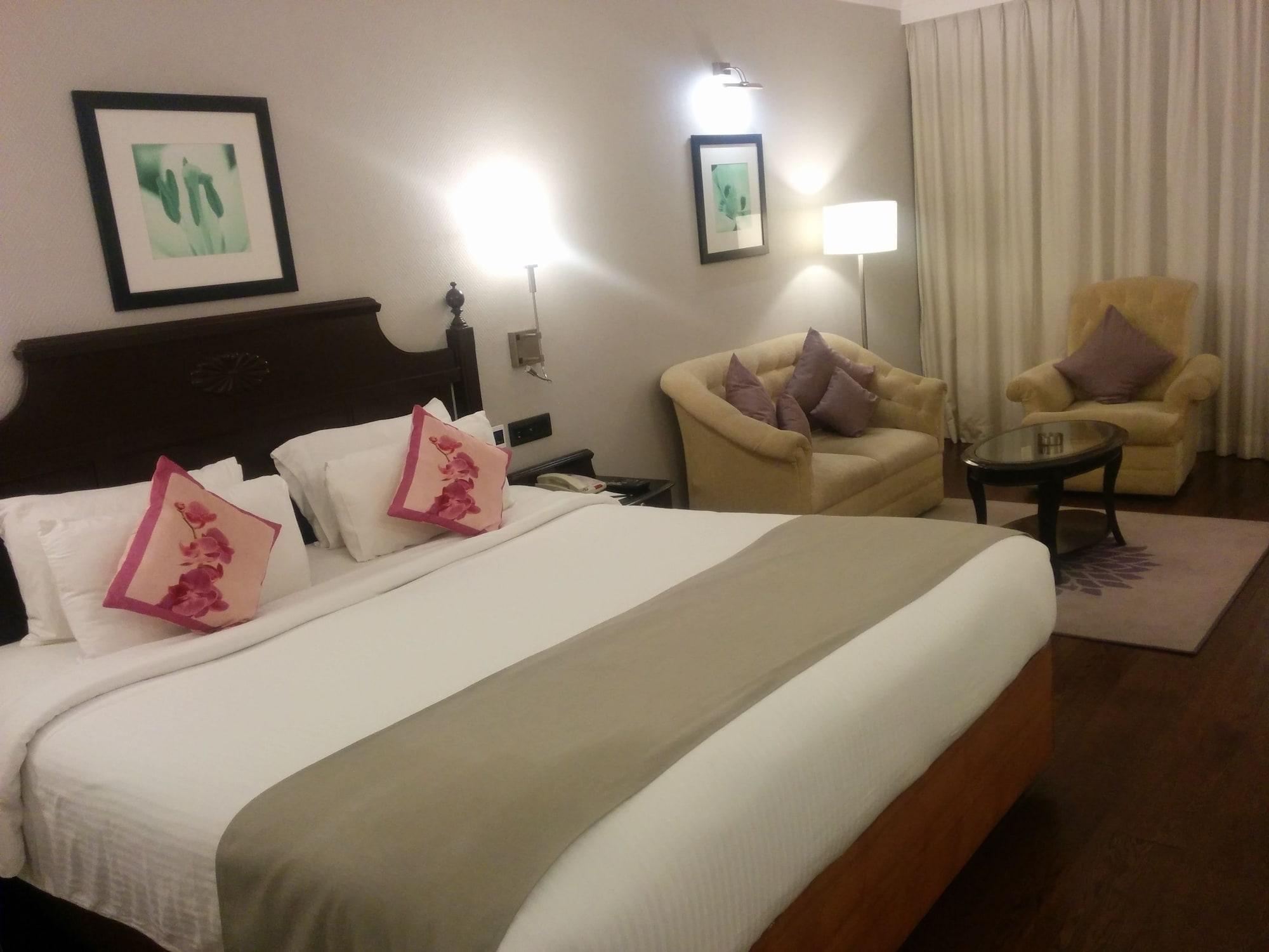 Hotel Royal Orchid Bangalore Ngoại thất bức ảnh