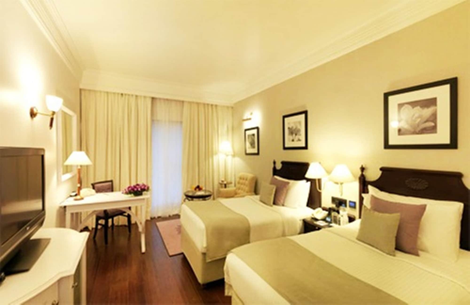 Hotel Royal Orchid Bangalore Ngoại thất bức ảnh