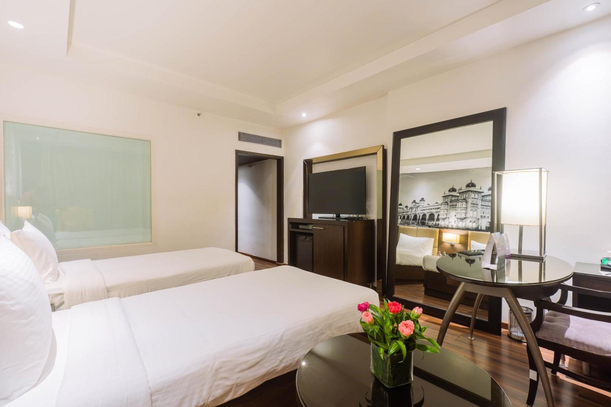 Hotel Royal Orchid Bangalore Ngoại thất bức ảnh