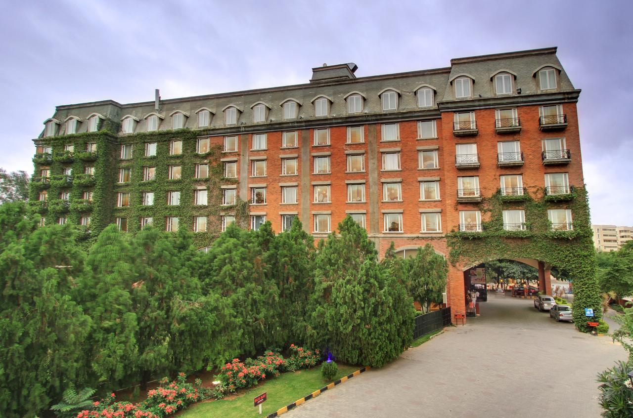 Hotel Royal Orchid Bangalore Ngoại thất bức ảnh
