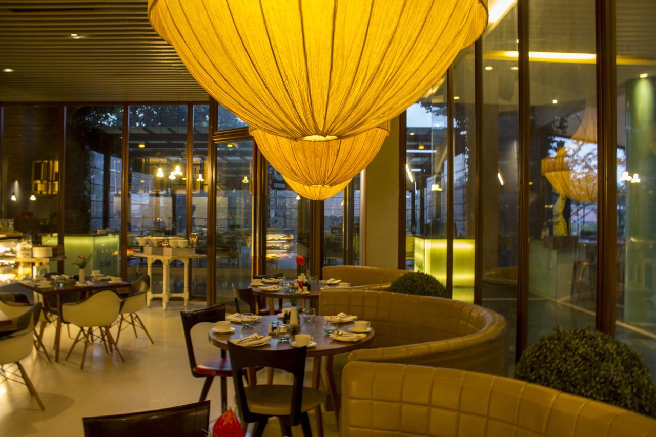 Hotel Royal Orchid Bangalore Ngoại thất bức ảnh