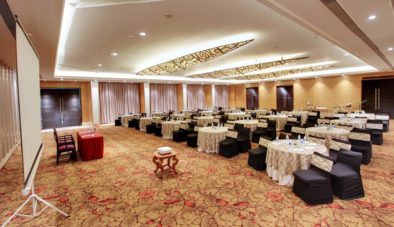 Hotel Royal Orchid Bangalore Ngoại thất bức ảnh