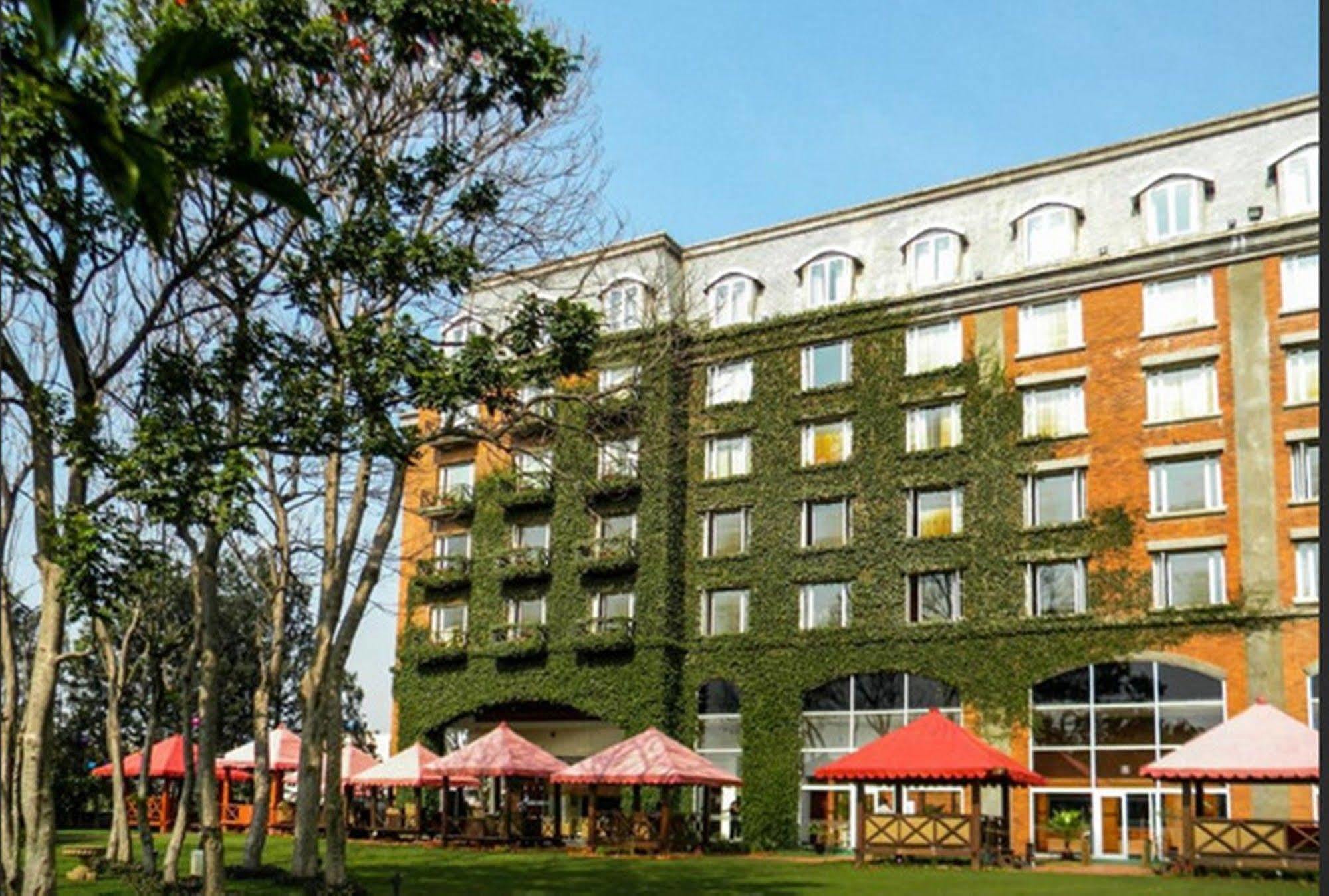 Hotel Royal Orchid Bangalore Ngoại thất bức ảnh